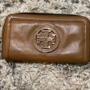 Tory Burch wallet